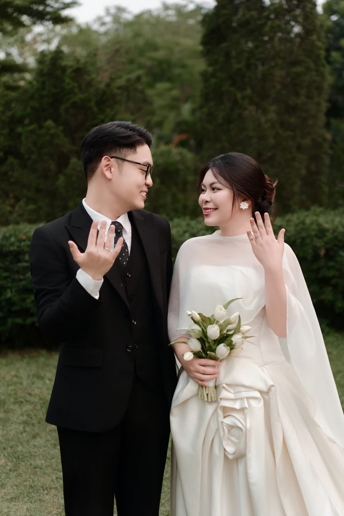 Khoảnh khắc tinh nghịch của cặp đôi